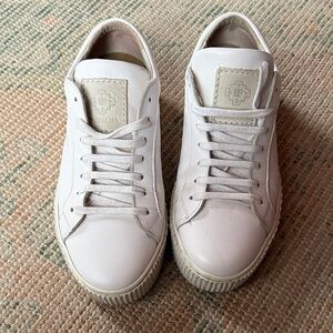 MIPACHA White Leather Lace-Up Sneakers • Women’s Size 9